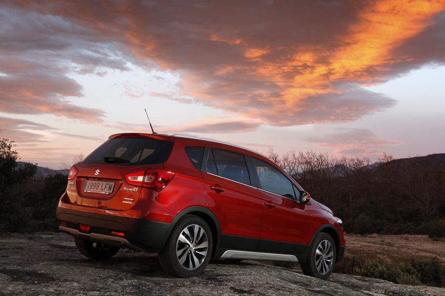  Suzuki SX4 S-Cross Hybrid 2020 года  (WW) (фото 39 из 40)
